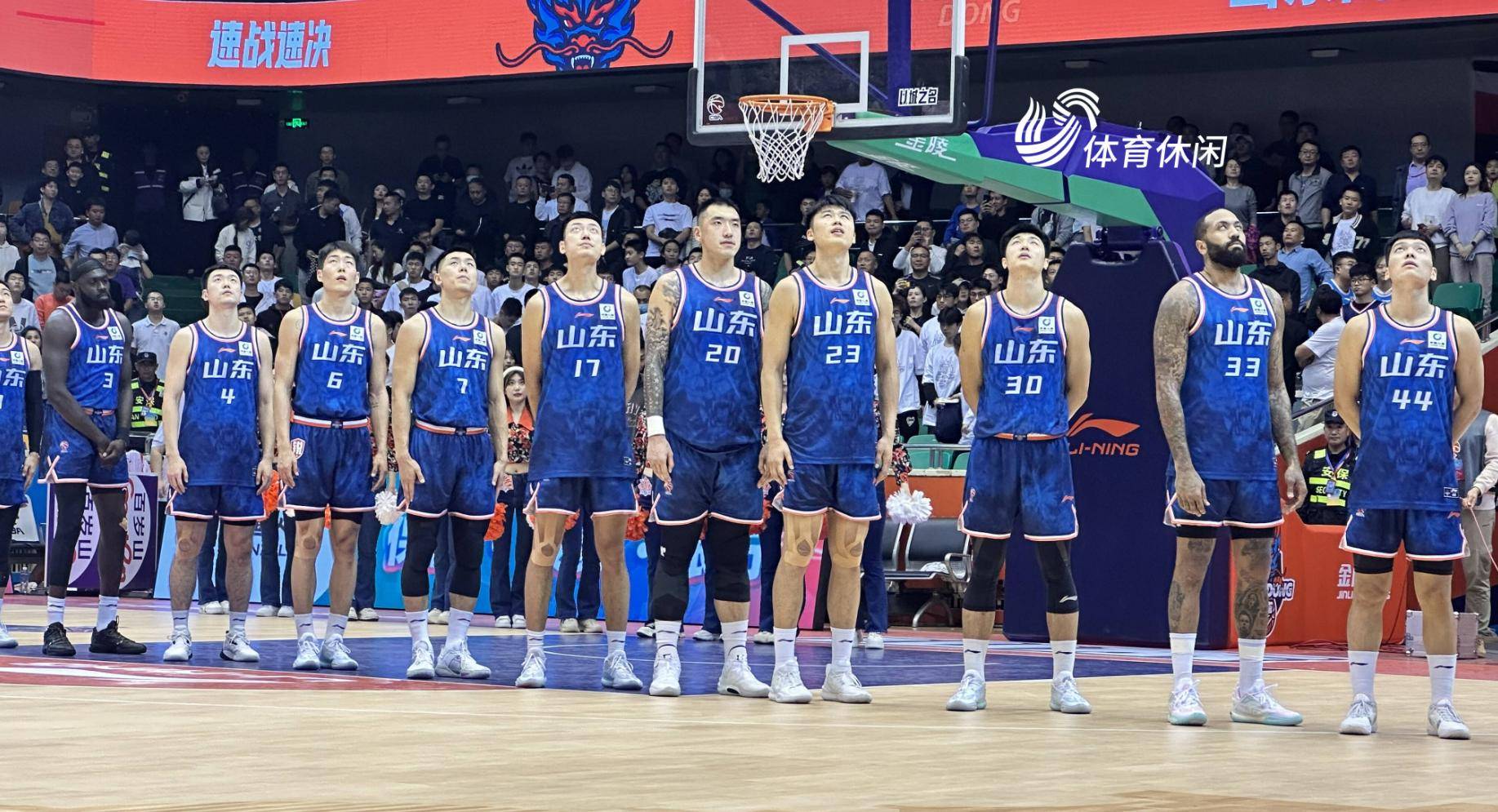 山东高速男篮客战负于对手，迎来两连败，战绩斐然的简单介绍