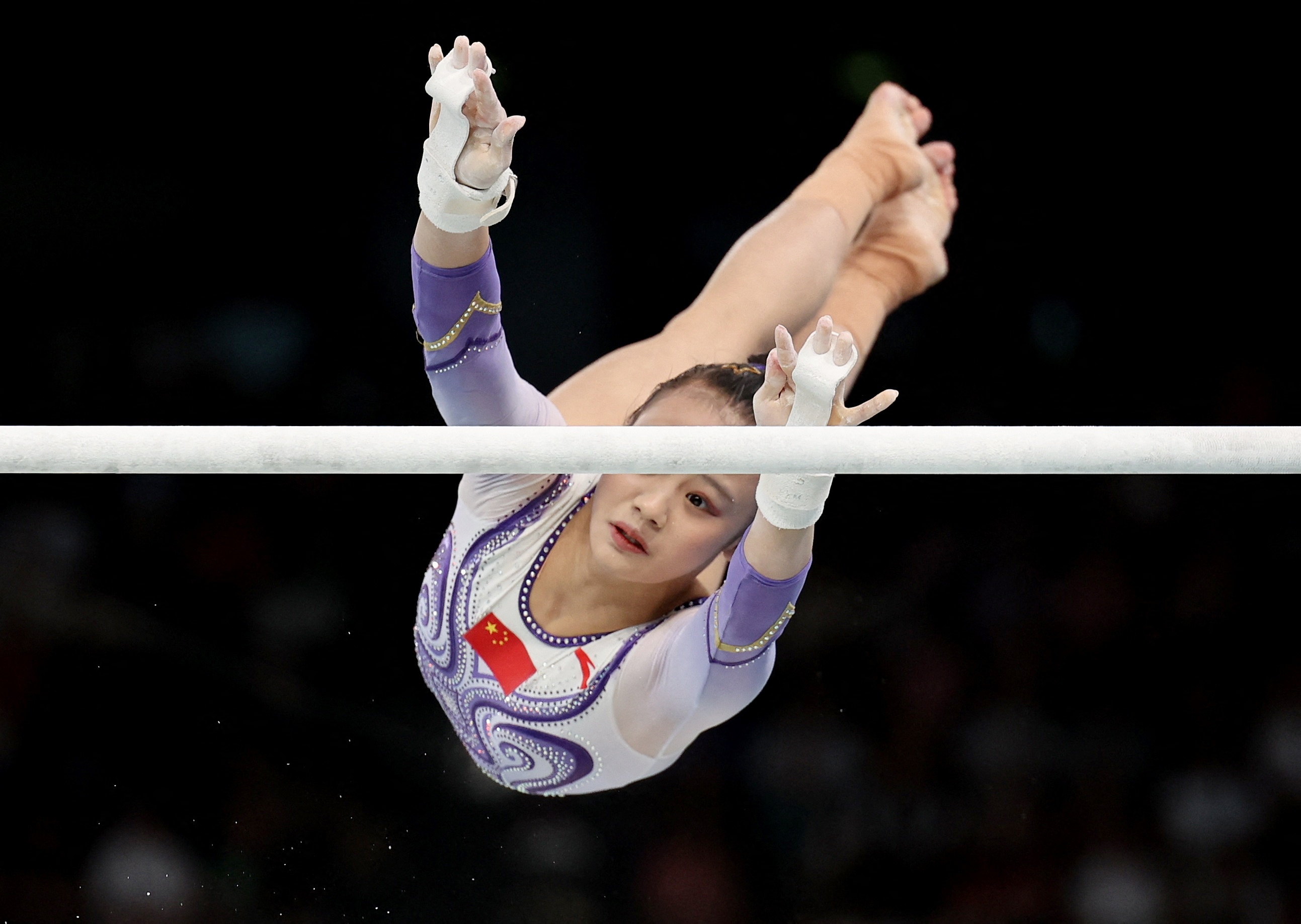 日本体操队绽放出色表现,斩获银牌,全场震撼 日本体操队绽放出色表现,斩获银牌,全场震撼