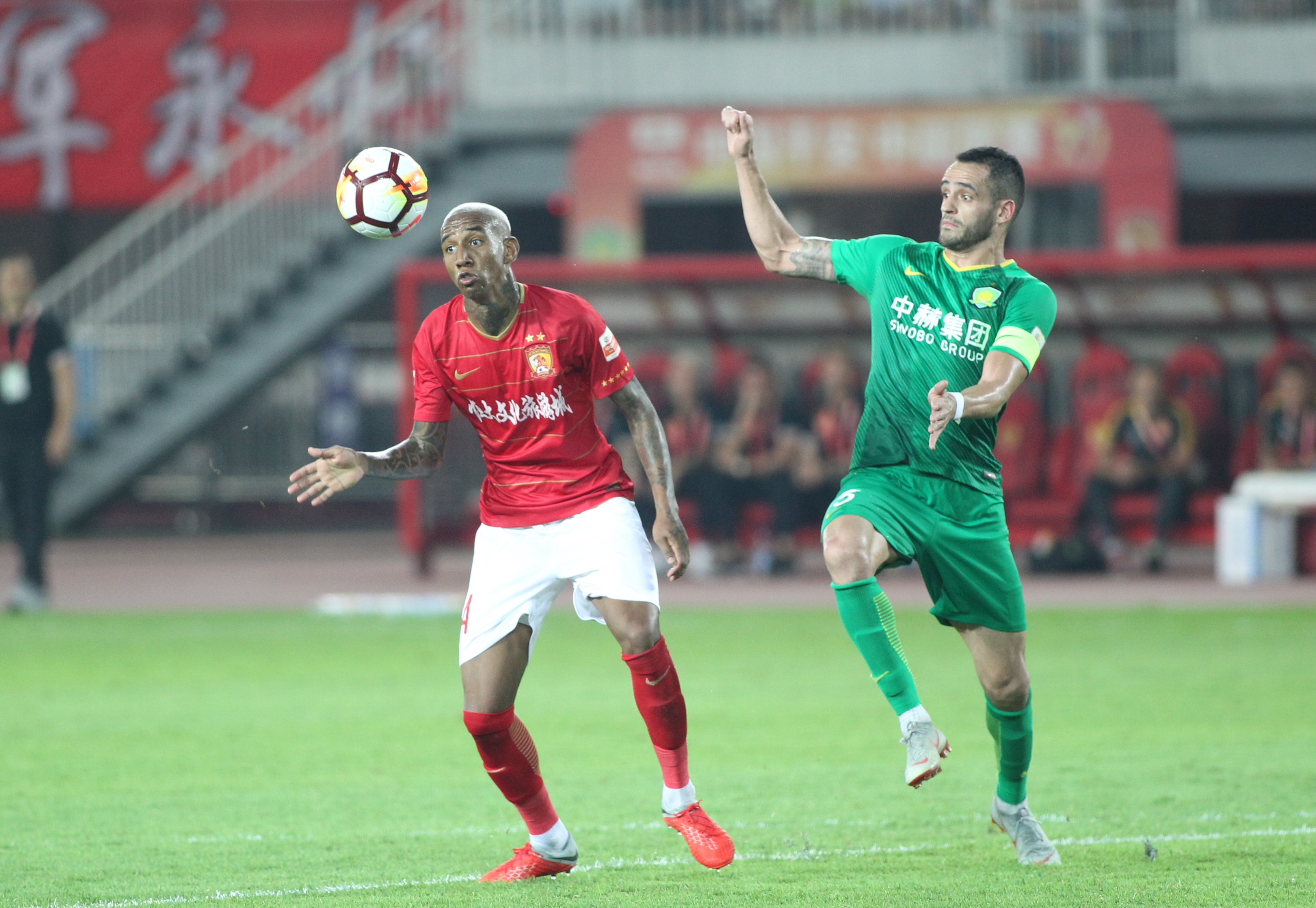 开云官网-梅方梅开二度，广州富力主场大胜，战绩斐然