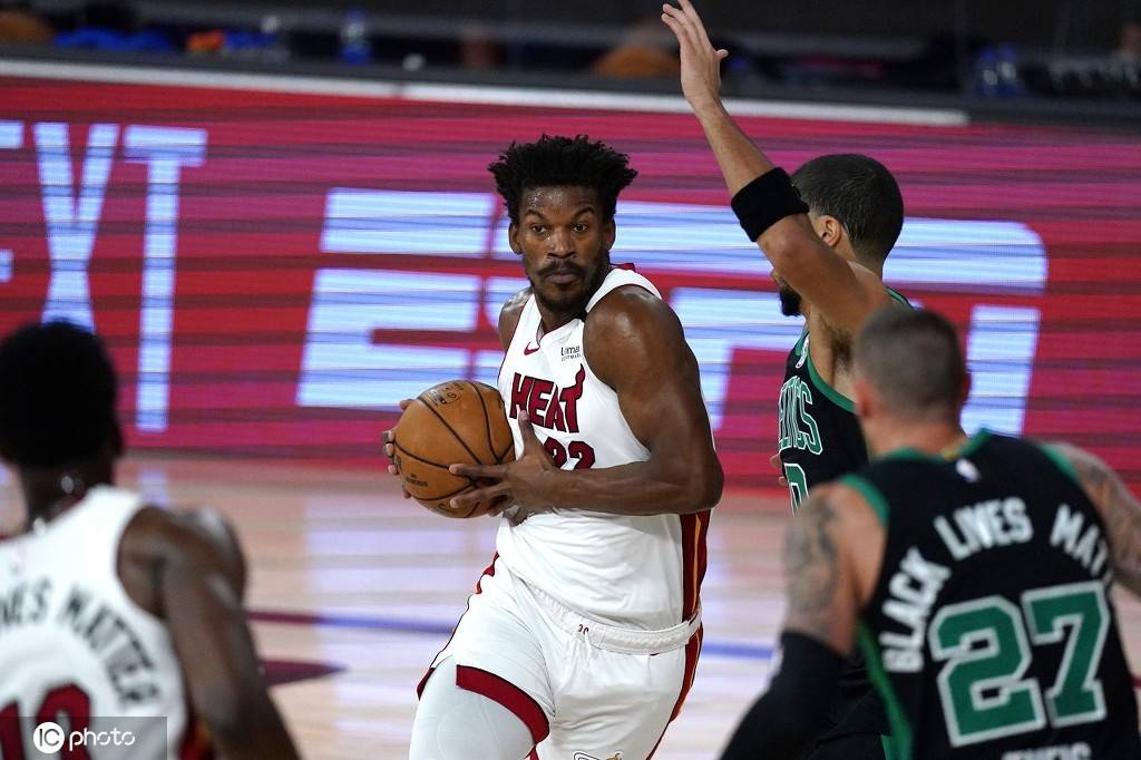 包含天津队逆转新疆队，塔图姆关键制胜的词条