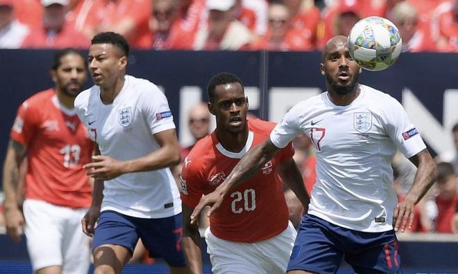 英格兰碾压美国，皮克带队取胜