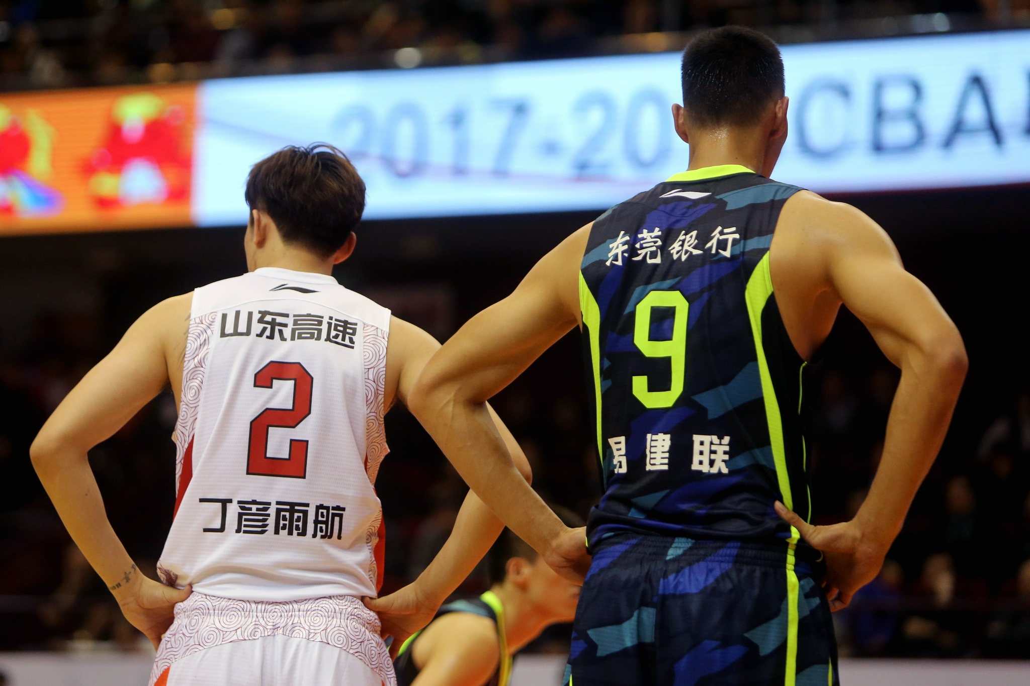 开云APP-北京队完胜山东队，易建联带队取胜