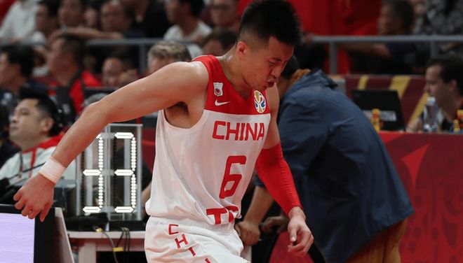 青岛队碾压热火,易建联状态火热 青岛队碾压热火,易建联状态火热