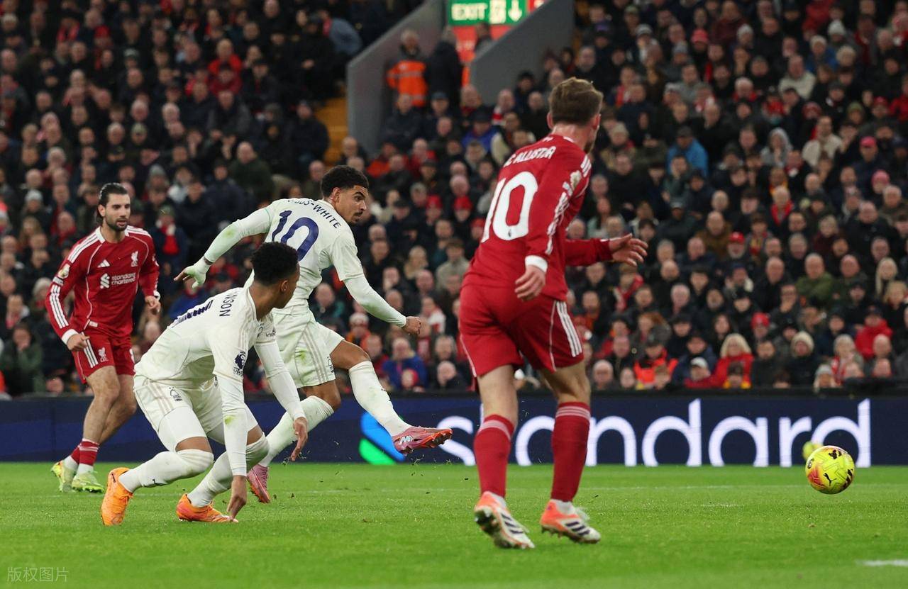 开云体育登录-切尔西完胜勒沃库森，蒂亚戈扛起全队