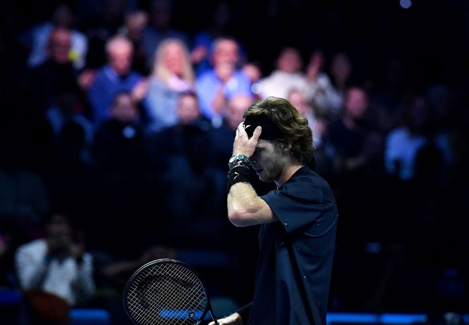 ATP总决赛翻盘年终总决赛，梅德韦杰夫高光表现