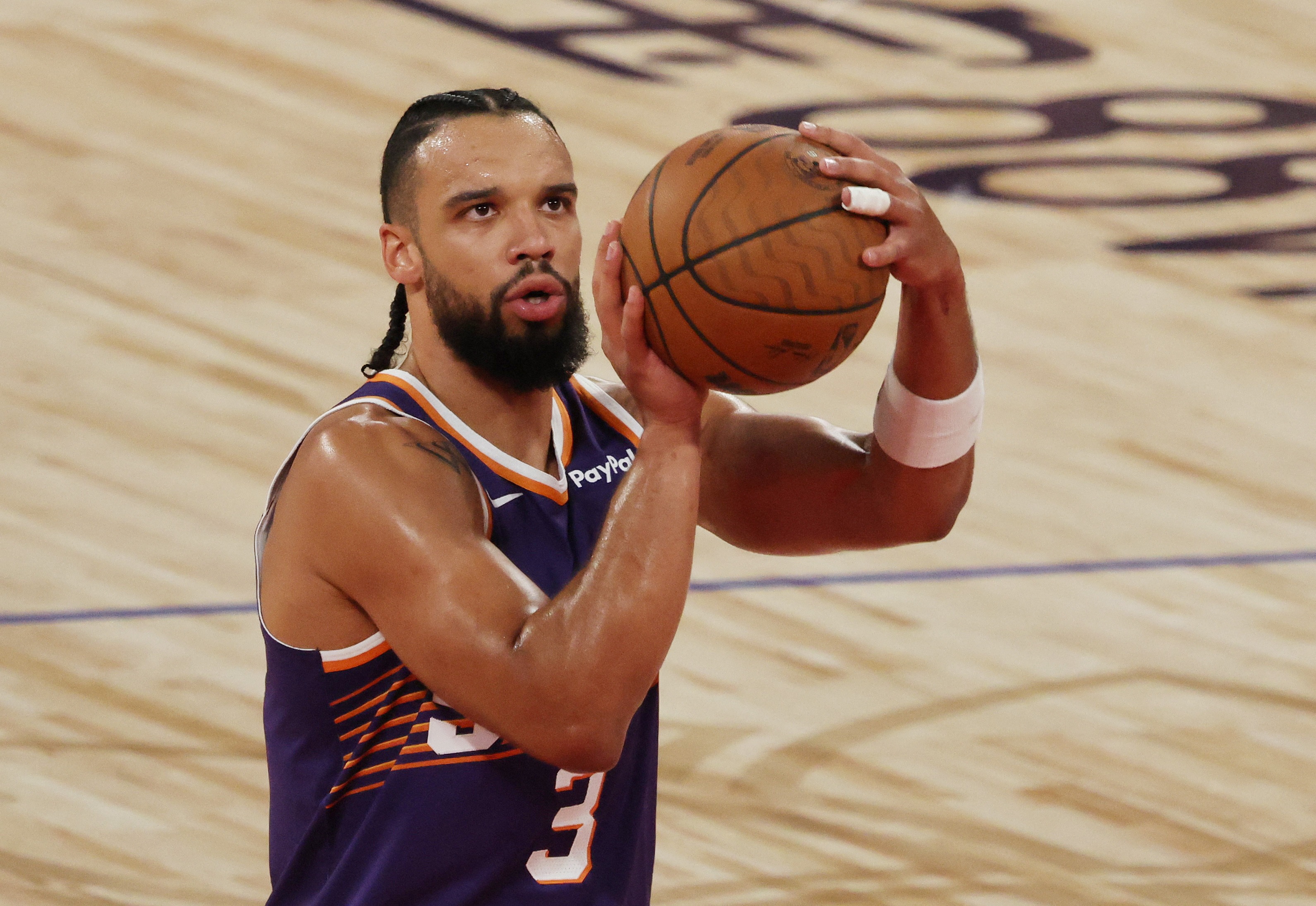 步行者完胜福建队，布克状态火热